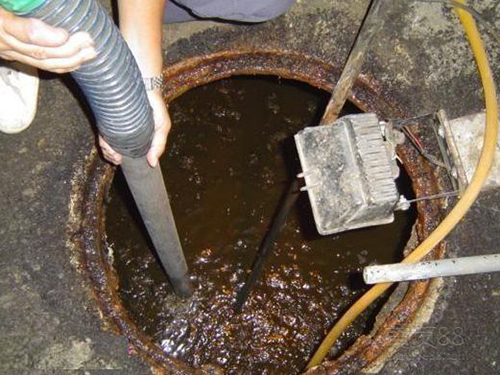 路南隔油池清理